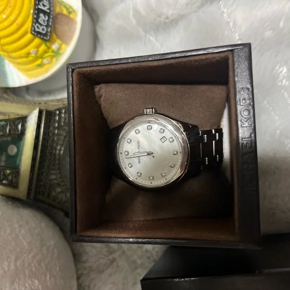 Michael Kors Silver Women's Watch - Picture 2 of 2